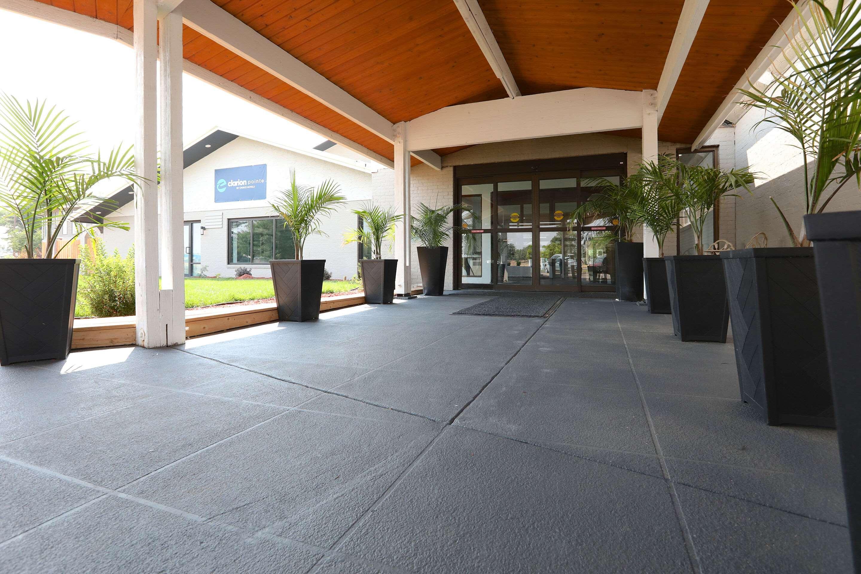 Clarion Pointe Hotell Medicine Hat Eksteriør bilde